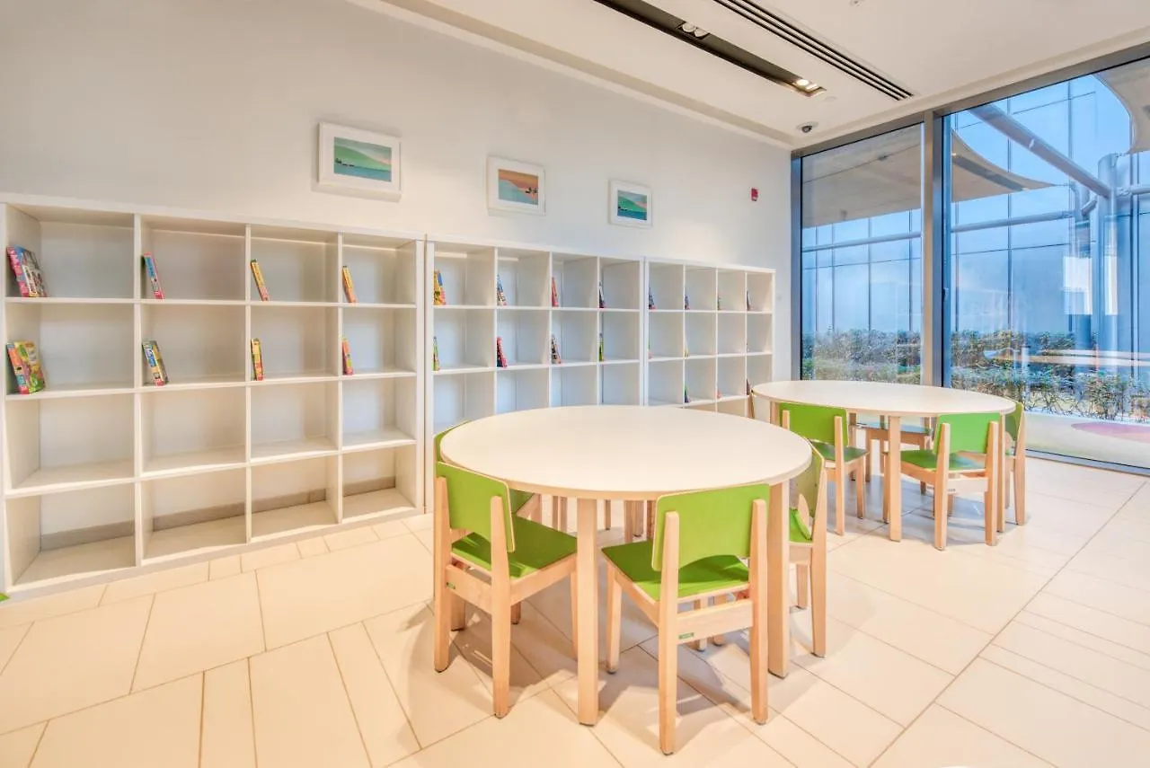 Luxurious 3 Bedroom Apartment In Boulevard Point, Connected To Dubai Mall